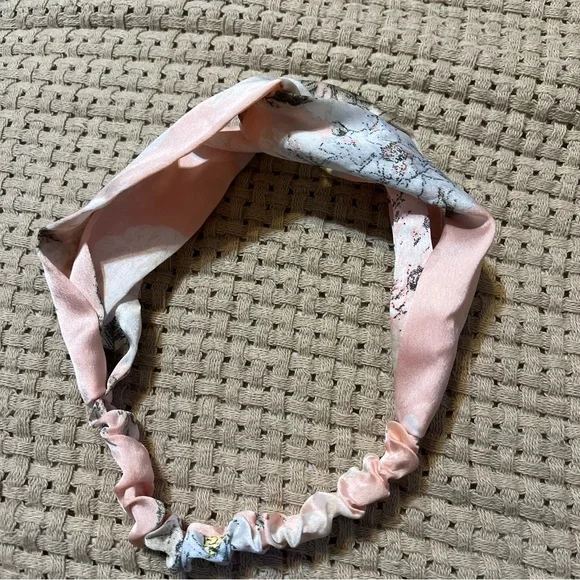 đź’—FREE WITH PURCHASEđź’— Elastic Headband Bundle - Picture 11 of 14